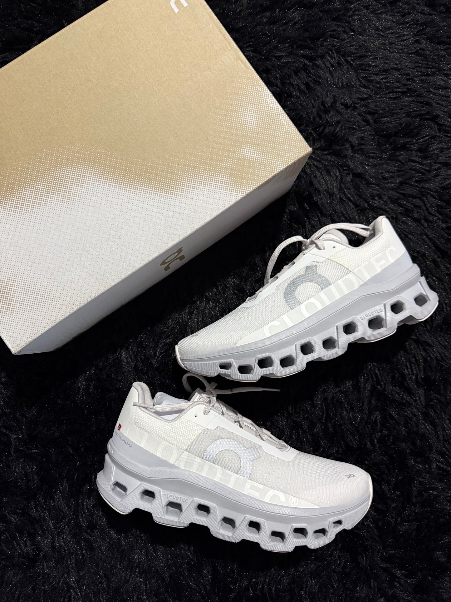 ON CLOUDMONSTER HOMBRE